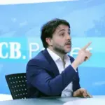 Renan Santos defende mudar Constituição para que Brasil tenha arma nuclear