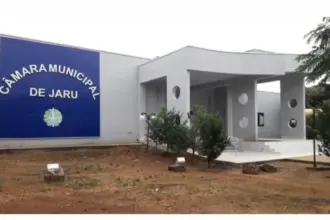 TCE-RO arquiva denúncia sobre contrato de R$ 167 mil da Câmara de Jaru, mas determina apuração interna