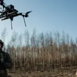 Drone russo guiado por IA mata três civis em ataque na Ucrânia, diz jornal