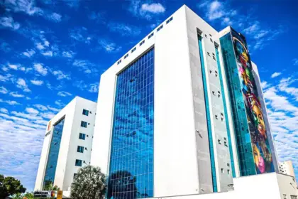 Dentista é acusado de transmitir vírus HIV intencionalmente a namoradas em — Dentista é acusado de transmitir vírus HIV