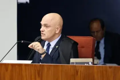 Moraes defende volta da exigência de diploma para jornalistas e critica abusos em nome da liberdade de imprensa