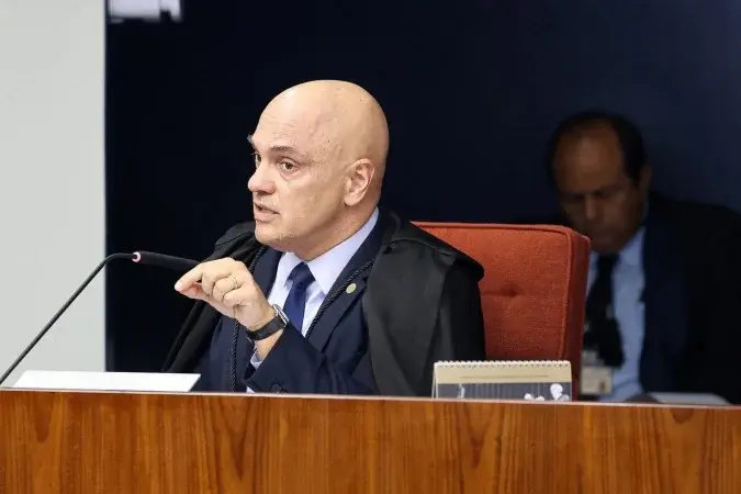 Moraes defende volta da exigência de diploma para jornalistas e critica abusos em nome da liberdade de imprensa