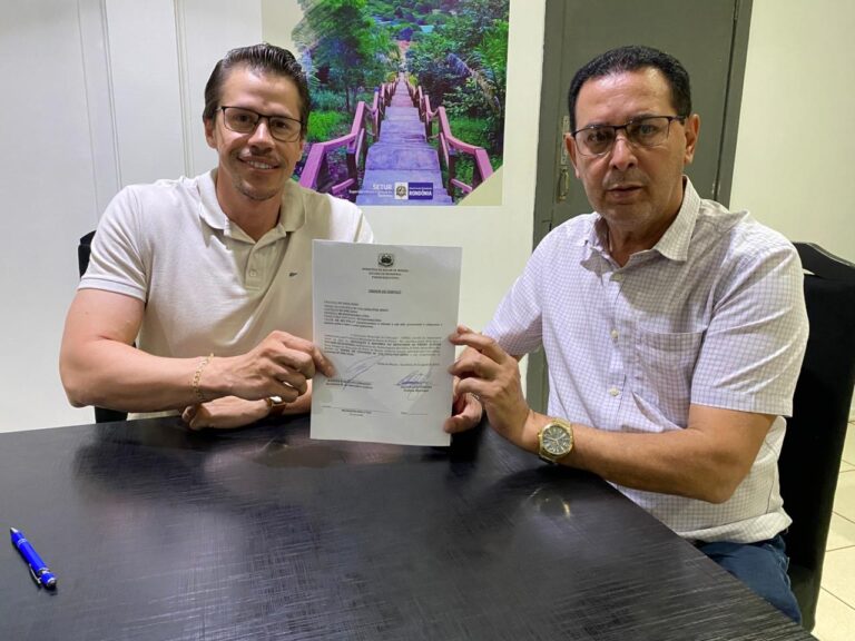 Aldo Júlio assina ordem de serviço para reforma e ampliação do refeitório da Escola Altenir Tavares