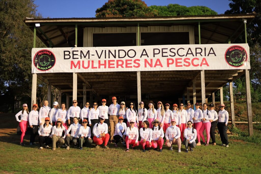 Advogadas vencem competição feminina de pesca no Rio Guaporé com pirarara de 1,27 metro