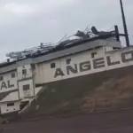 Temporal com fortes rajadas de vento danifica cobertura do Estádio Cassolão em Rolim de Moura
