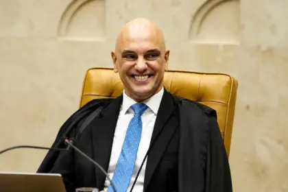Moraes cancela pronunciamento após ser aconselhado a evitar agravamento da crise no STF
