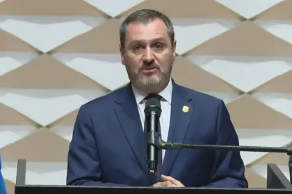 Ministro Flávio Dino determina retorno de Andrei Rodrigues ao comando da Polícia Federal
