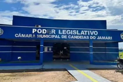 Câmara de Candeias do Jamari abre concurso com 17 vagas e salários de até R$ 3,5 mil