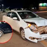 Colisão entre dois carros é registrada em rotatória de Rolim de Moura