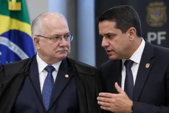 Fachin dá 48 horas para Andrei Rodrigues prestar informações antes de decidir sobre permanência no comando da PF