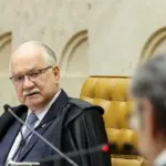 Fachin abre julgamento sobre Moraes e Vorcaro e diz que STF enfrenta “período difícil” de sua história