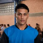 Jovem é morto a tiros diante da mãe após suspeitos invadirem casa em Candeias do Jamari