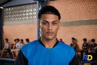 Jovem é morto a tiros diante da mãe após suspeitos invadirem casa em Candeias do Jamari