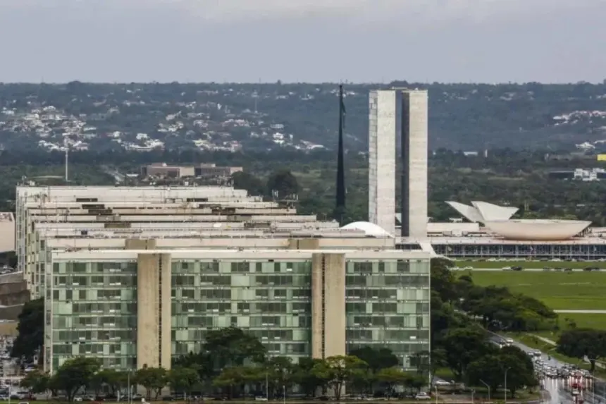 Governo limita reajuste real de servidores federais em 2027 após acionamento de gatilho fiscal