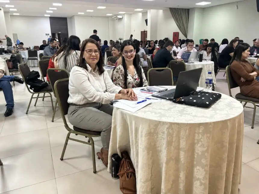 Primeira-dama Sandra Miranda representa Rolim de Moura em oficina estadual da Assistência Social