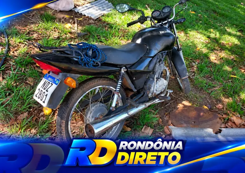 Motocicleta furtada é recuperada após ser deixada em propriedade rural de Rolim de Moura