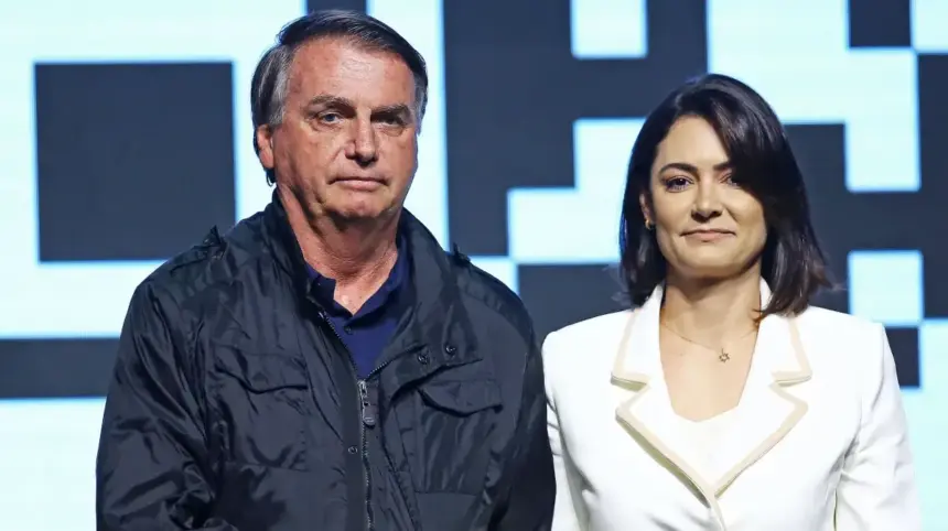 Justiça libera propaganda de Michelle com imagem e citação a Jair Bolsonaro