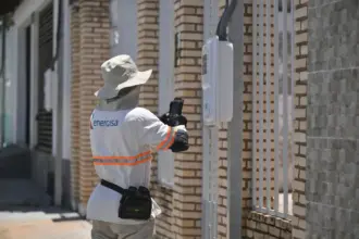 Consumidores de energia têm direito a aviso prévio de desligamentos e atendimento gratuito 24 horas
