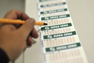 Mega-Sena acumula e prêmio vai a R$ 70 milhões; confira os números sorteados