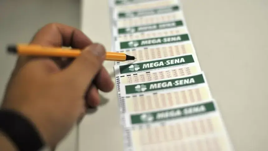 Mega-Sena acumula e prêmio vai a R$ 70 milhões; confira os números sorteados