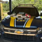 PRF apreende 8 kg de drogas em táxi na BR-364 e prende passageiro em Porto Velho