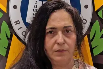 Mulher é presa suspeita de matar a própria mãe a marteladas após acusação de traição no Rio