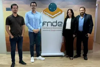 Prefeitura de Rolim de Moura busca novos investimentos para educação durante agenda no FNDE