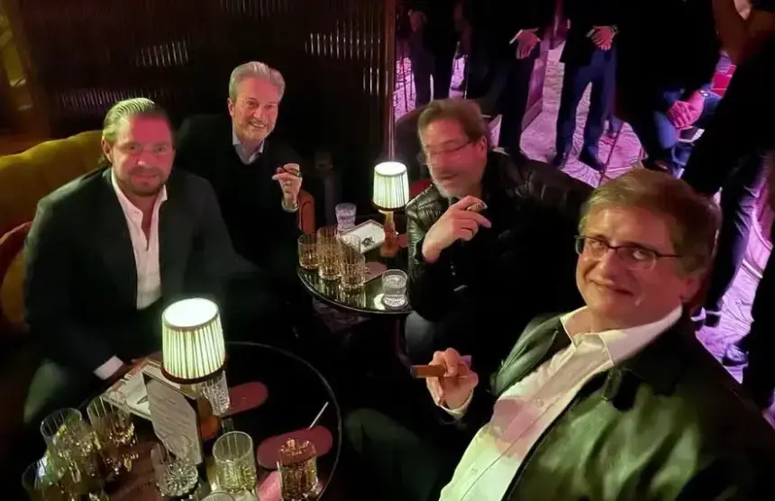 PF encontra no celular de Vorcaro foto de Paulo Gonet fumando charuto ao lado do ex-banqueiro em Londres