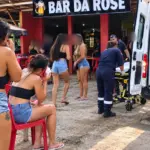 Briga por causa de bermuda termina com mulher ferida na cabeça em bar de Presidente Médici