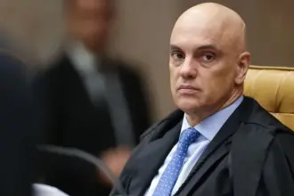 Estadão e Folha defendem saída de Moraes do STF; O Globo cobra reação da Corte