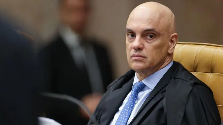 Estadão e Folha defendem saída de Moraes do STF; O Globo cobra reação da Corte