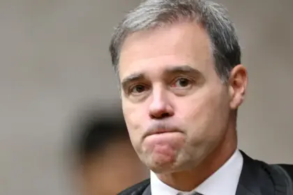 Mendonça atende pedido de Fachin e retira sigilo de parte do caso Master