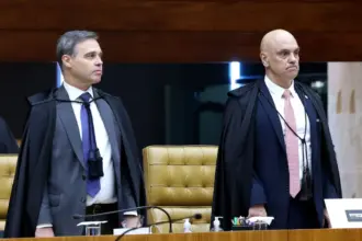 Moraes aponta suspeitas contra André Mendonça e envia caso ao presidente do STF