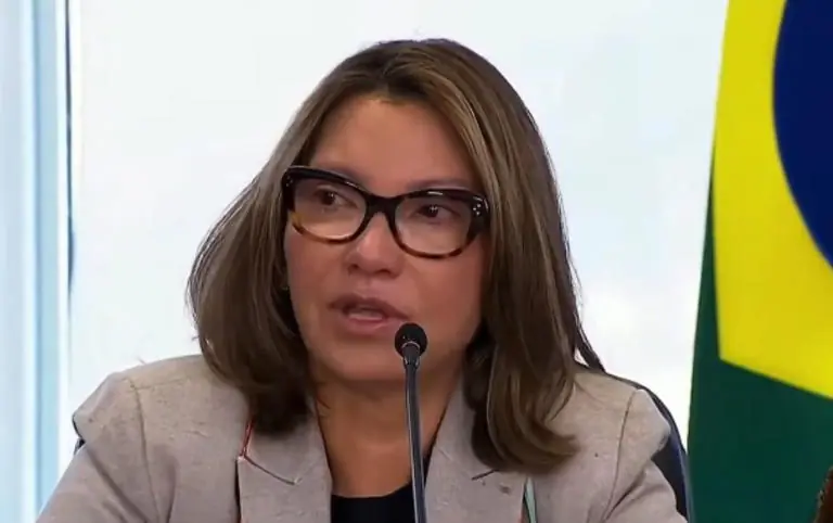 Justiça dá 15 dias para AGU explicar por que "defende" Janja em ação sobre viagens internacionais