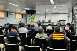 Câmara aprova novas regras para transferência de táxi e sucessão após morte do titular em Rolim de Moura