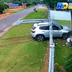 Veículo invade residência após motorista perder o controle da direção em Nova Brasilândia