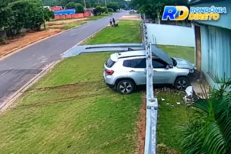 Veículo invade residência após motorista perder o controle da direção em Nova Brasilândia