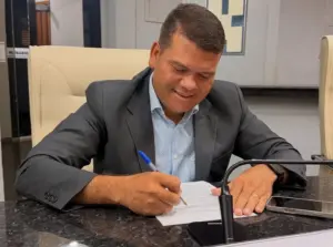 Adair Cardoso solicita pavimentação de ruas no bairro Boa Esperança, em Rolim de Moura