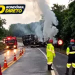 Trecho entre Vilhena e Pimenta Bueno: Grave acidente entre caminhões na BR-364 teria deixado duas pessoas mortas; veículos