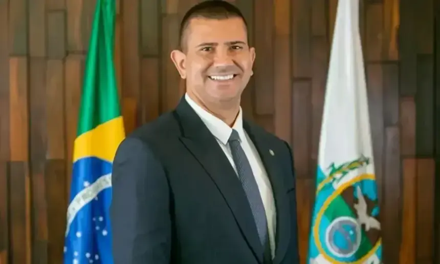 Douglas Ruas é eleito governador do Rio de Janeiro no primeiro turno após anulação de votos de Garotinho