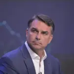 Flávio Bolsonaro não reconhece vitória de Lula e anuncia pedido de anulação das Eleições 2026