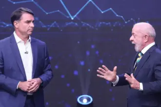 Pesquisa Real Time Big Data: Flávio Bolsonaro tem 52% dos votos válidos e Lula aparece com 48% no segundo turno