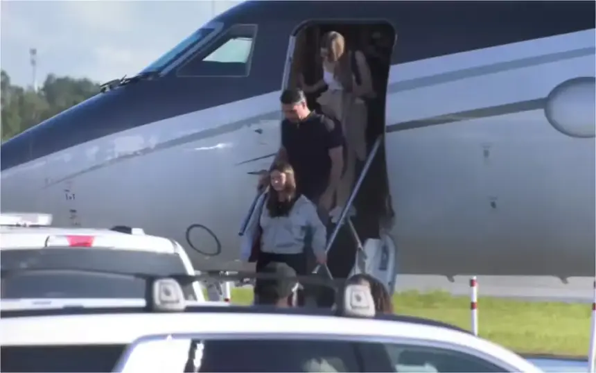 Flávio Bolsonaro teria entrado na Argentina com passaporte italiano após decisão do STF, diz CNN
