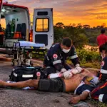 Homem é sequestrado por três suspeitos e espancado em Ji-Paraná; vítima sofre fratura exposta no braço