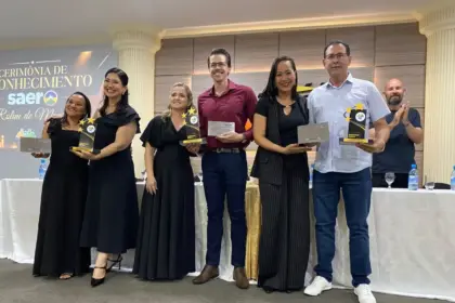 Rolim de Moura premia alunos, professores e escolas pelos melhores resultados do SAERO 2025