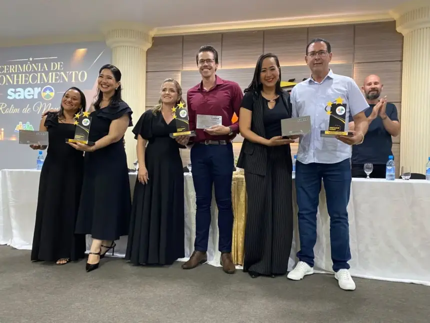 Rolim de Moura premia alunos, professores e escolas pelos melhores resultados do SAERO 2025