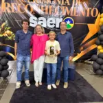 Aluno de 11 anos de Rolim de Moura recebe prêmio por destaque em Língua Portuguesa no SAERO 2025