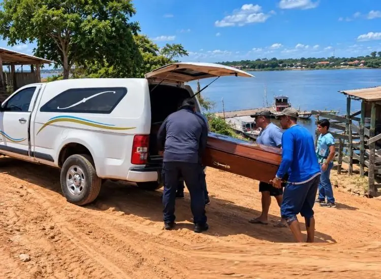 Homem morre afogado após embarcação naufragar no Rio Guaporé em Costa Marques