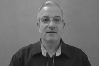De Rolim de Moura, professor mestre Paulo Jacob Strieder lança livro sobre ética, respeito e solidariedade na educação