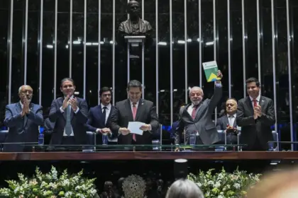 Congresso Nacional promulga fim da escala 6x1 e estabelece jornada de 40 horas semanais